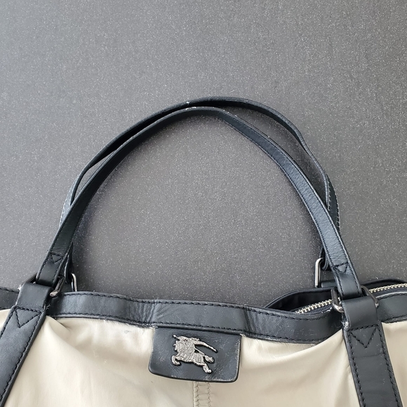 Burberry Kahki Buckleigh Tote - Picture 3 of 8